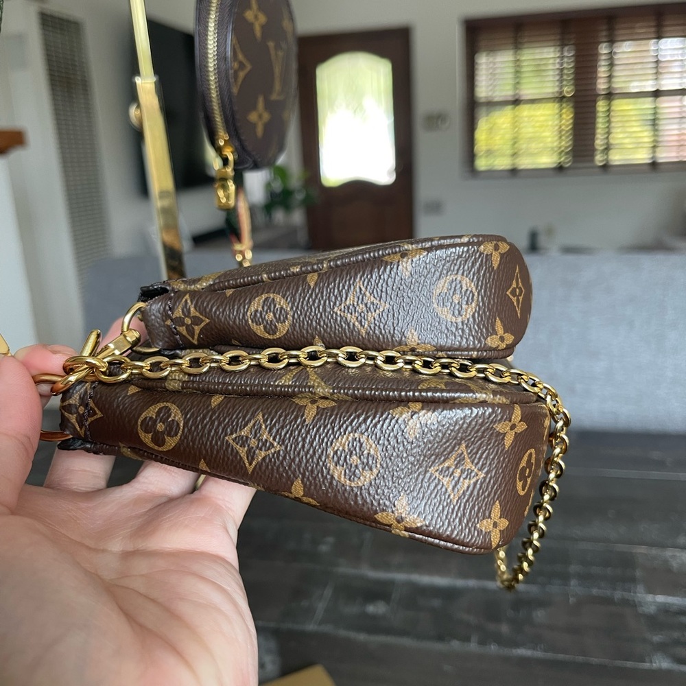LOUIS VUITTON Multi Pochette Accessories Bag - Picture 11 of 16